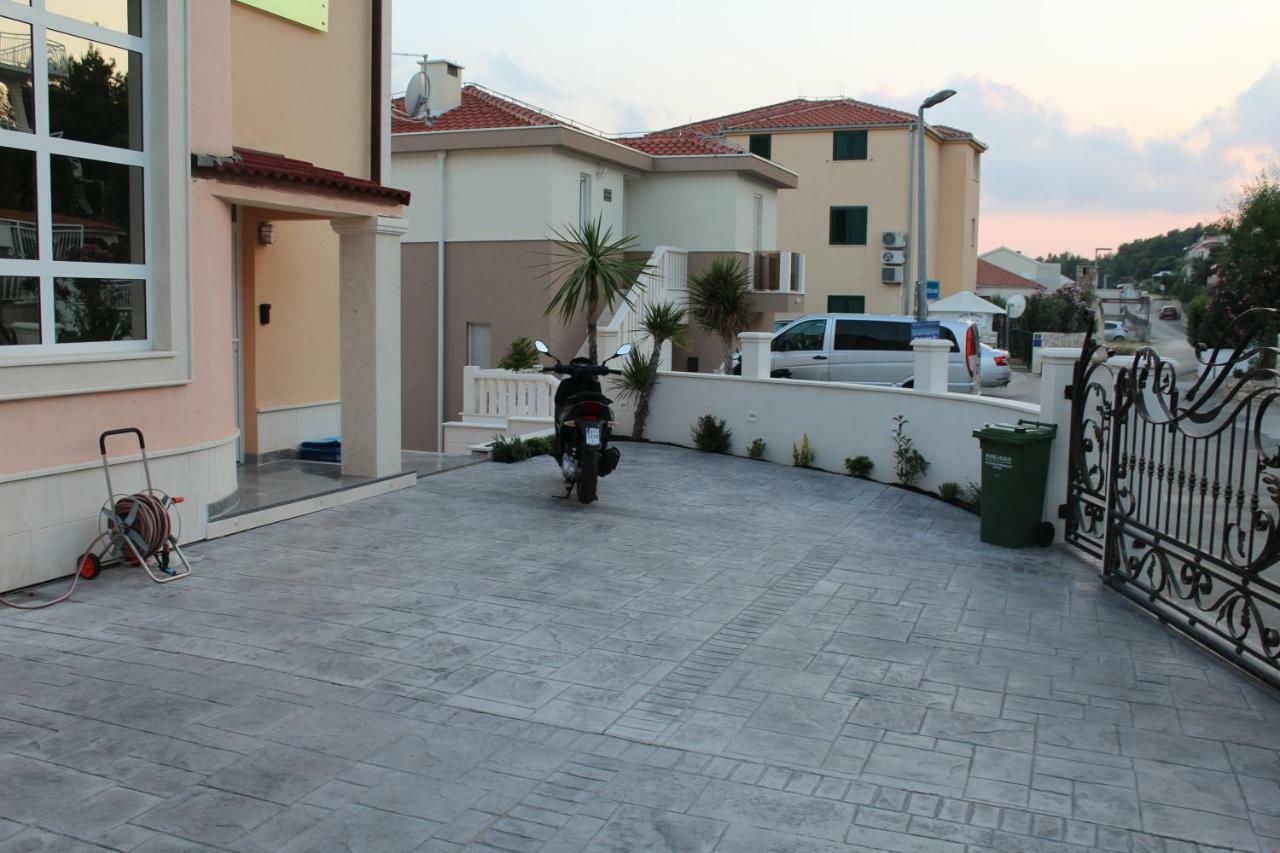 Villa Omazic Trogir Exterior photo